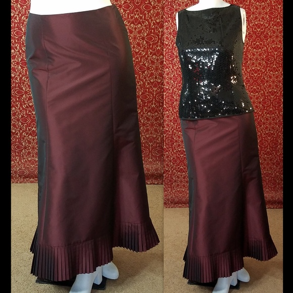 Ann Taylor Dresses & Skirts - ANN TAYLOR Petites wine evening long skirt 12P